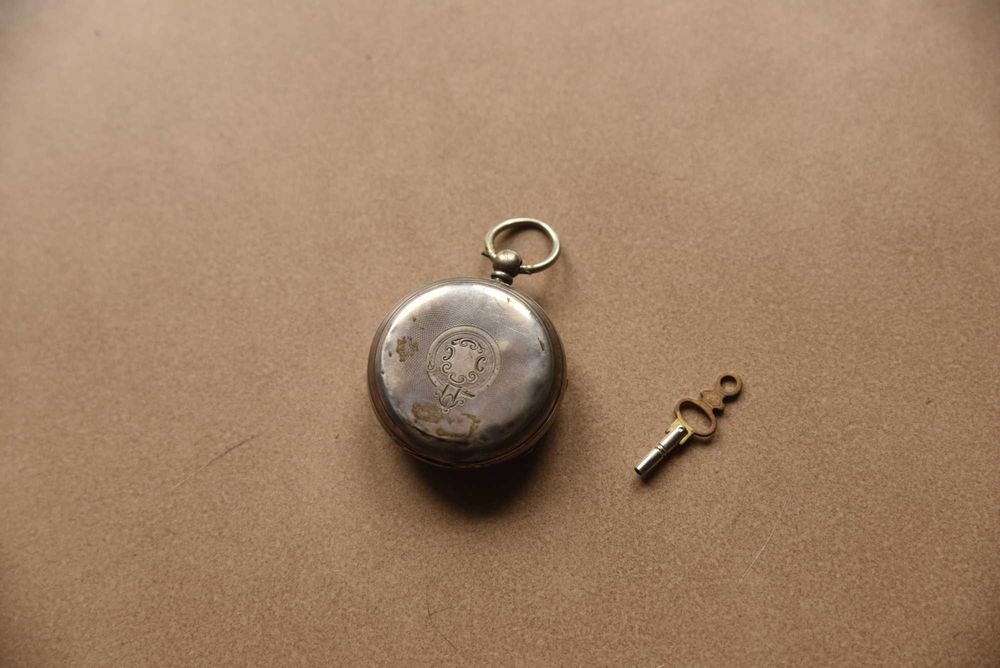 Relogio de bolso muito antigo em prata inglês