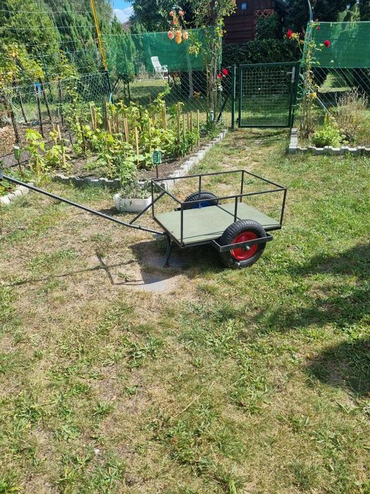 Wózek ogrodowy lekki