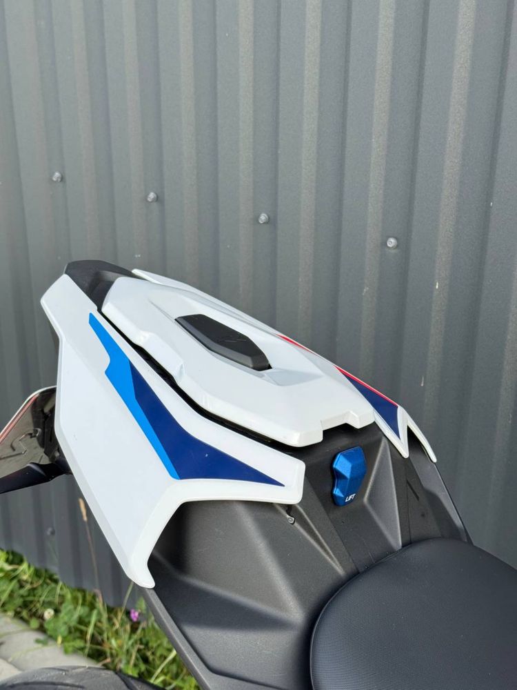 Bmw s 1000 R  2023 r