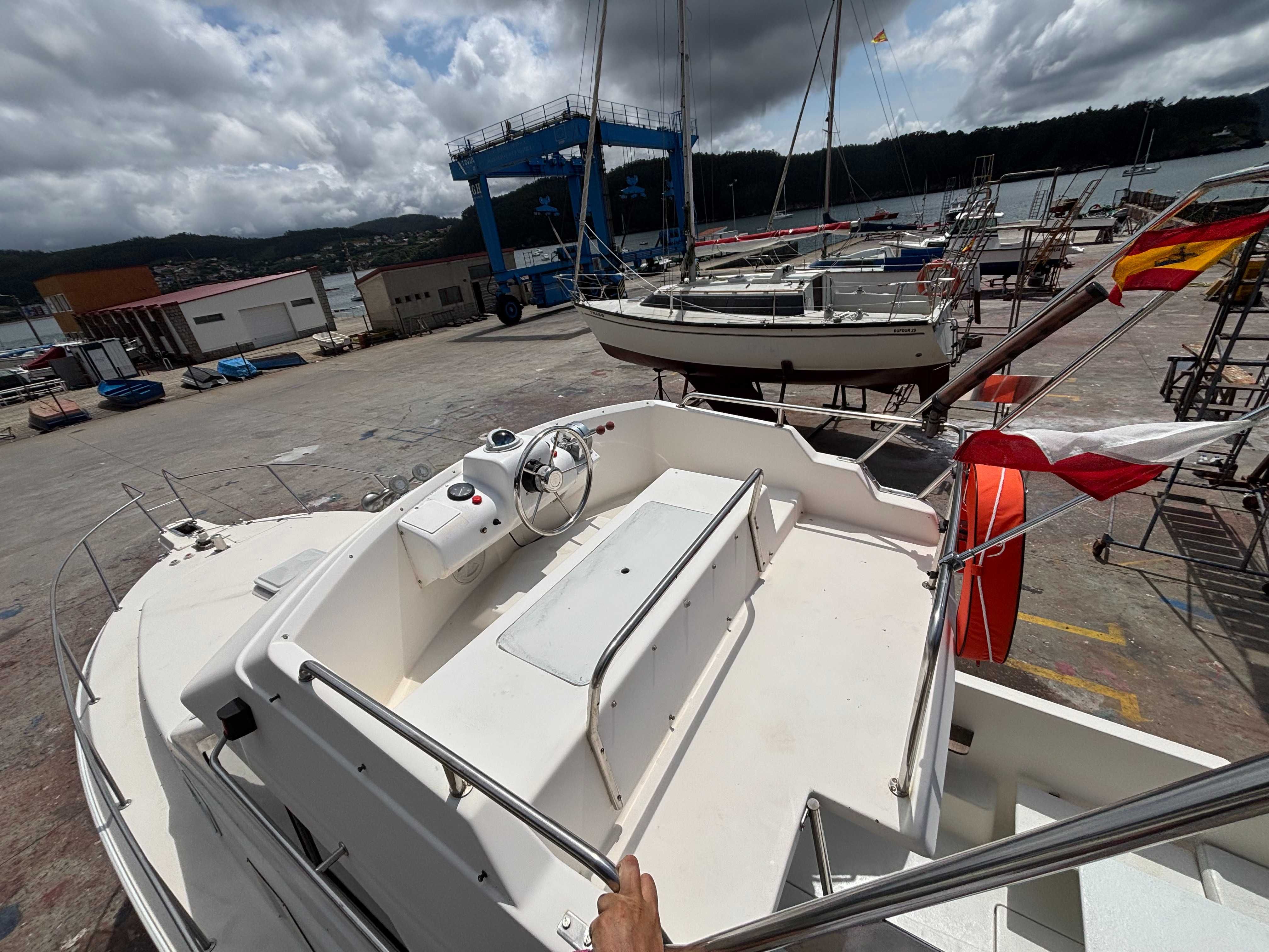 Barco Garin 750 FLy