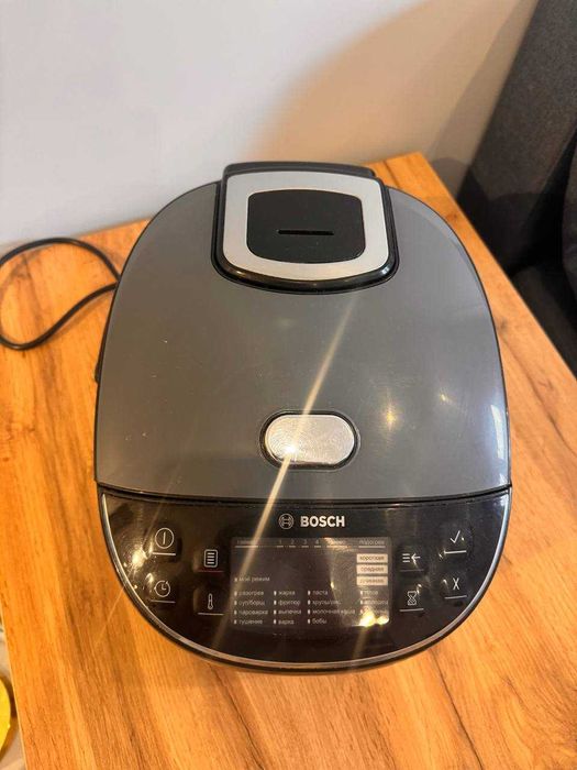 Мультиварка Bosch MUC22B42RU