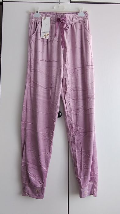 Spodnie damskie welurowe r.40/42