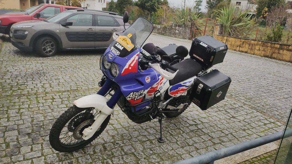 África Twin adventure sports tricolor