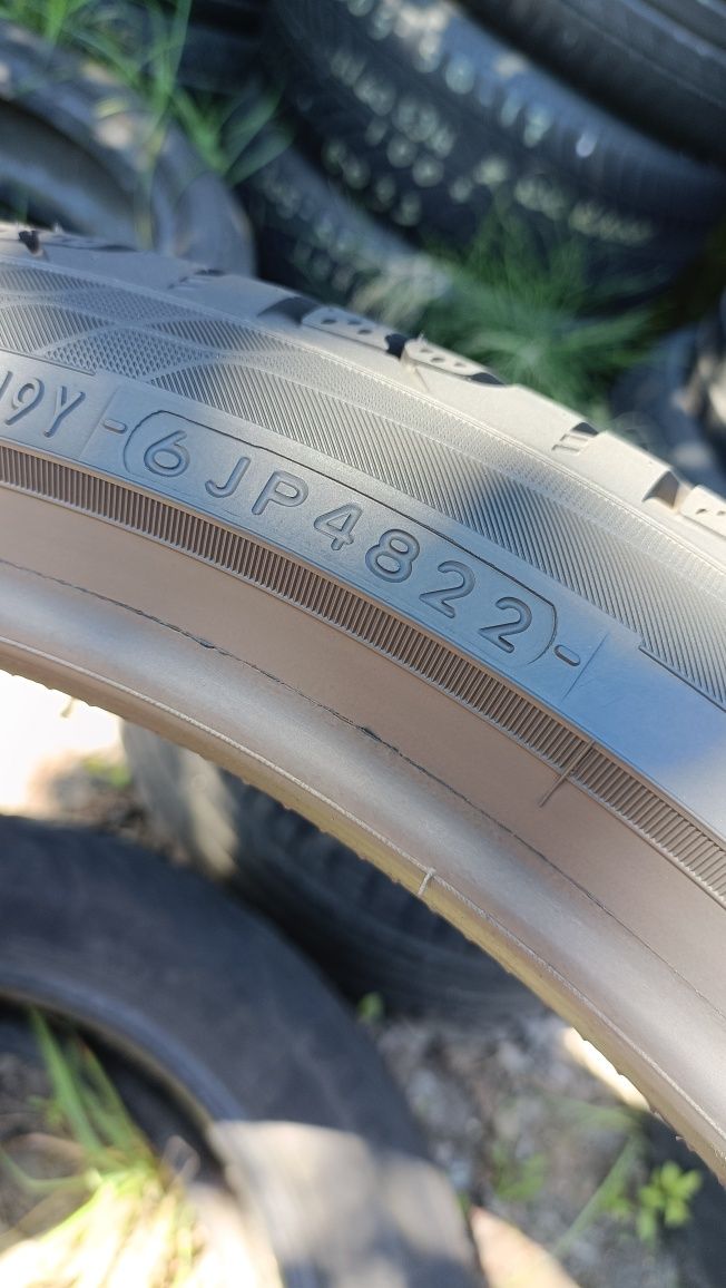 B039 Jedna sztuka 235/35r19 Yokohama ADVAN Sport A/S + z końca 2022r