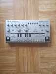 Behringer TD-3 Analog Bass Line syntezator z Midi