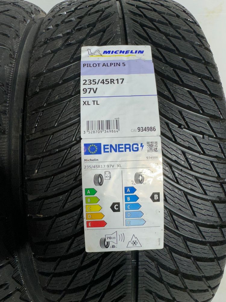 2x 235/45r17 Michelin Pilot Alpin 5 97V XL 2024