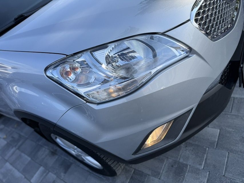 Продам SsangYong Korando 2.0i MT  2013