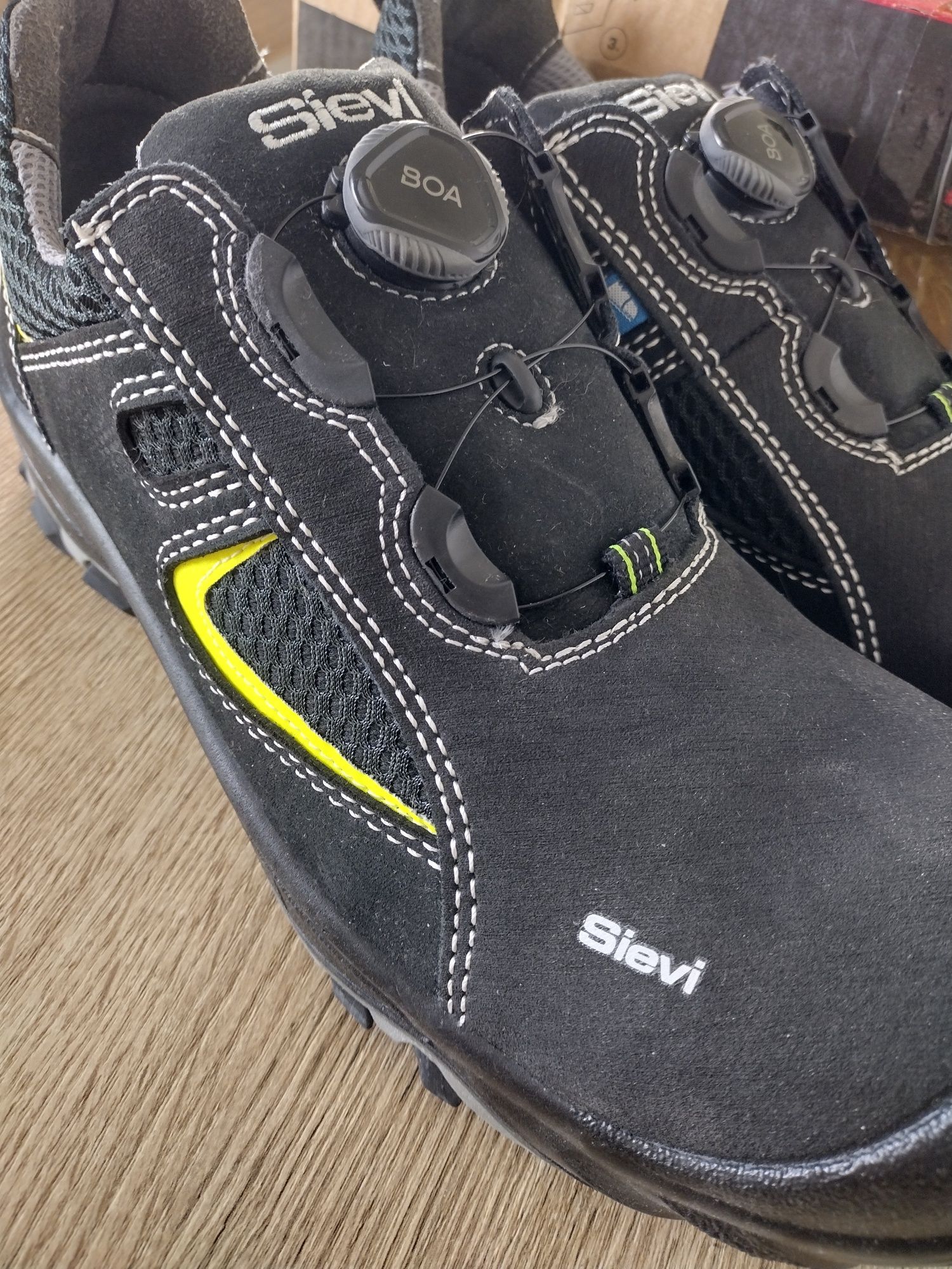 Nowe buty robocze Sievi Boa r.43