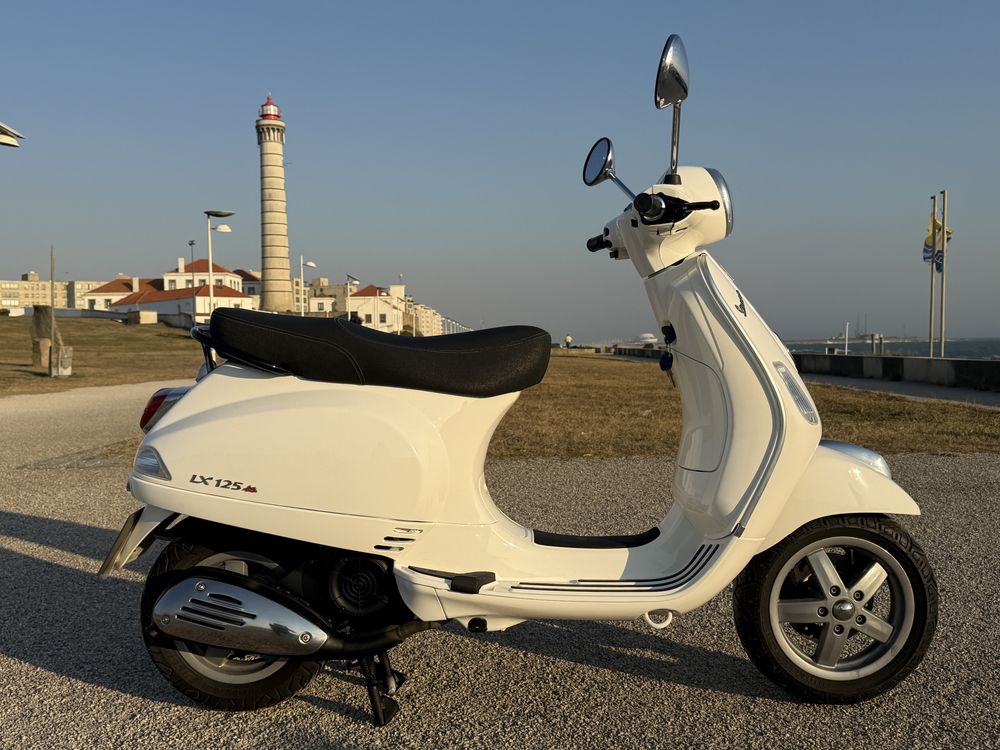 Vespa LX 125ie PARA VENDA – PRONTA A ROLAR!