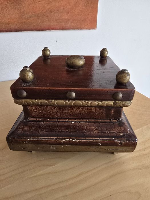 Caixa de madeira "Segredos"