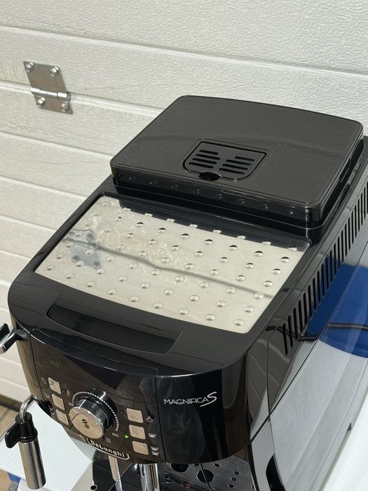 Кавомашина Кавоварка Delonghi Magnifica S