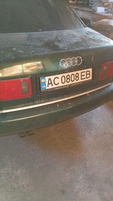 Продам ауді А 8 .