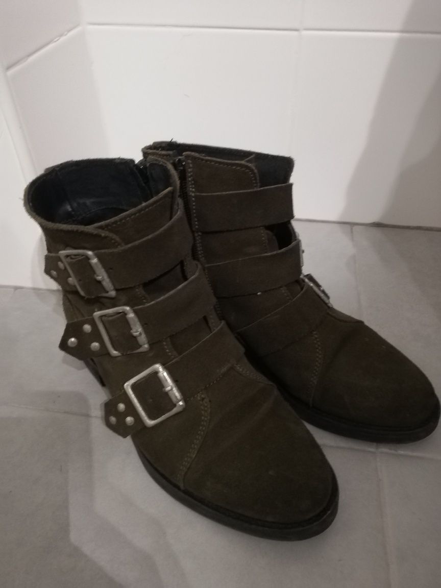 Botas pele verde seco