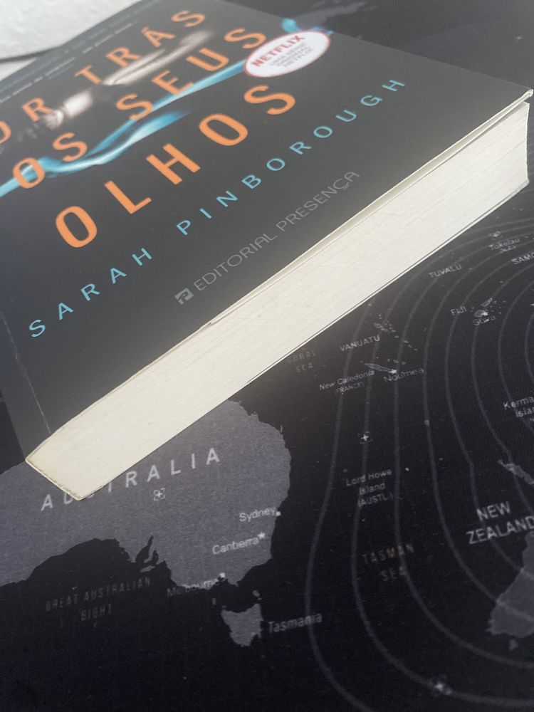 Livro Por Trás dos Seus Olhos