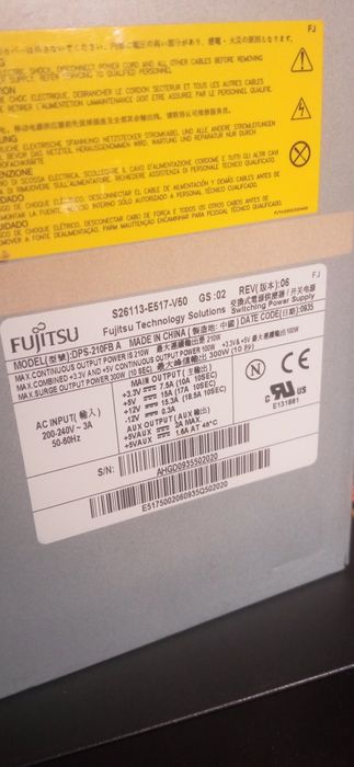Caixa ATX Fujitsu com drive DVD multi layer e fonte de alimentação