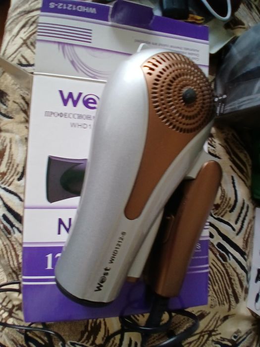 Фен,  для укладки волос .