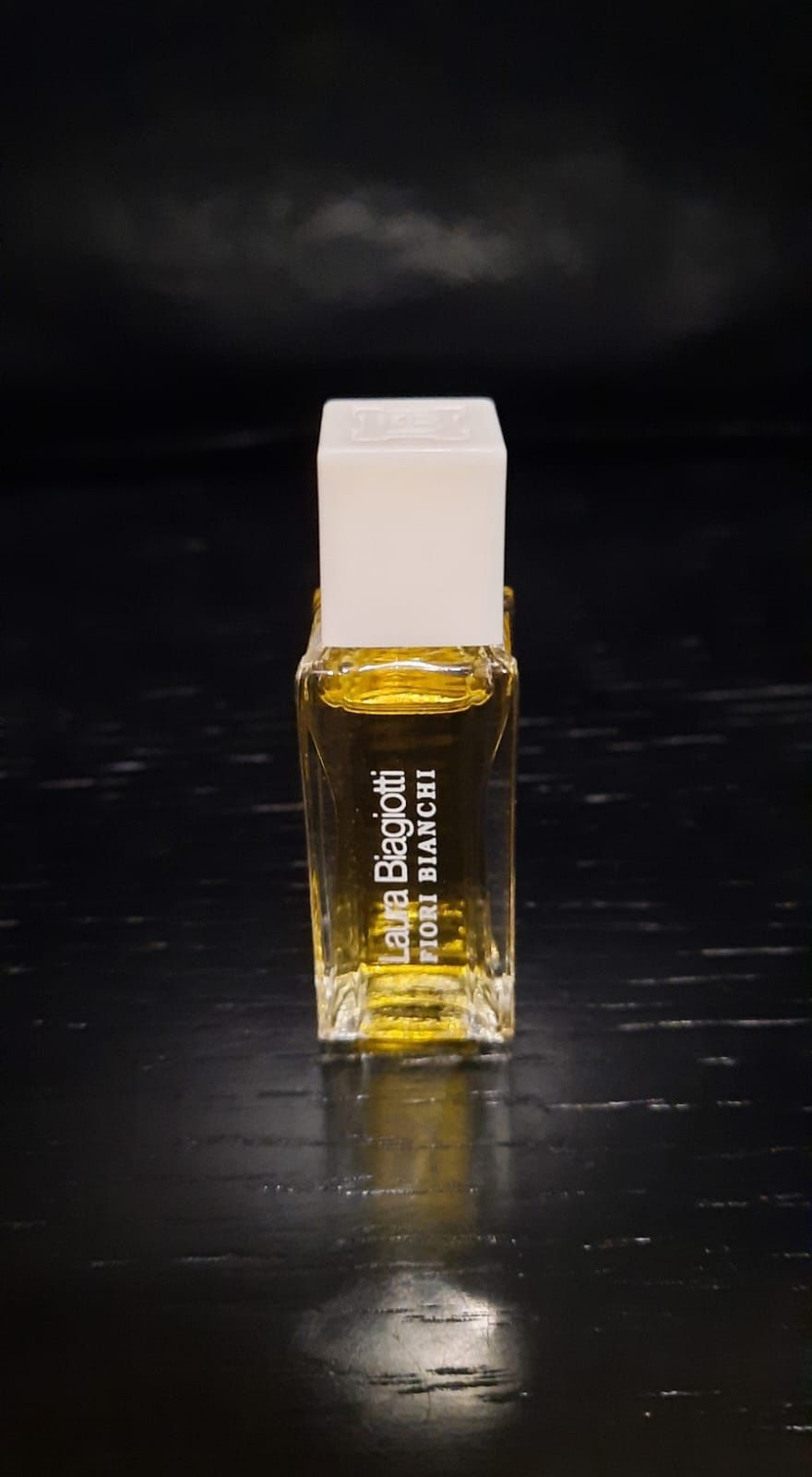 Perfume miniatura original  
8 euros