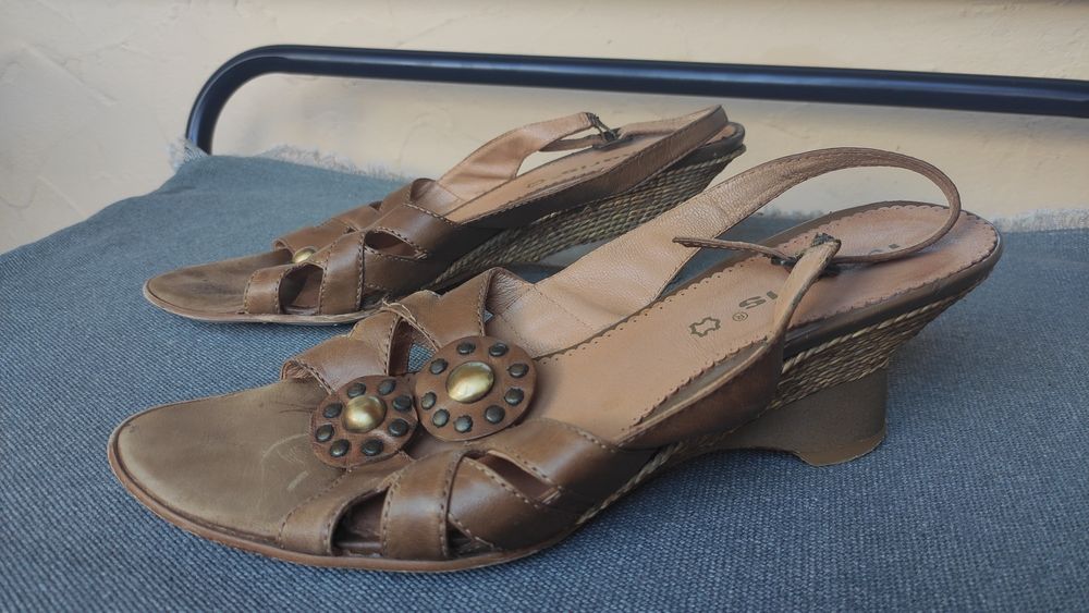 Женские кожаные босоножки Tamaris 41 размер