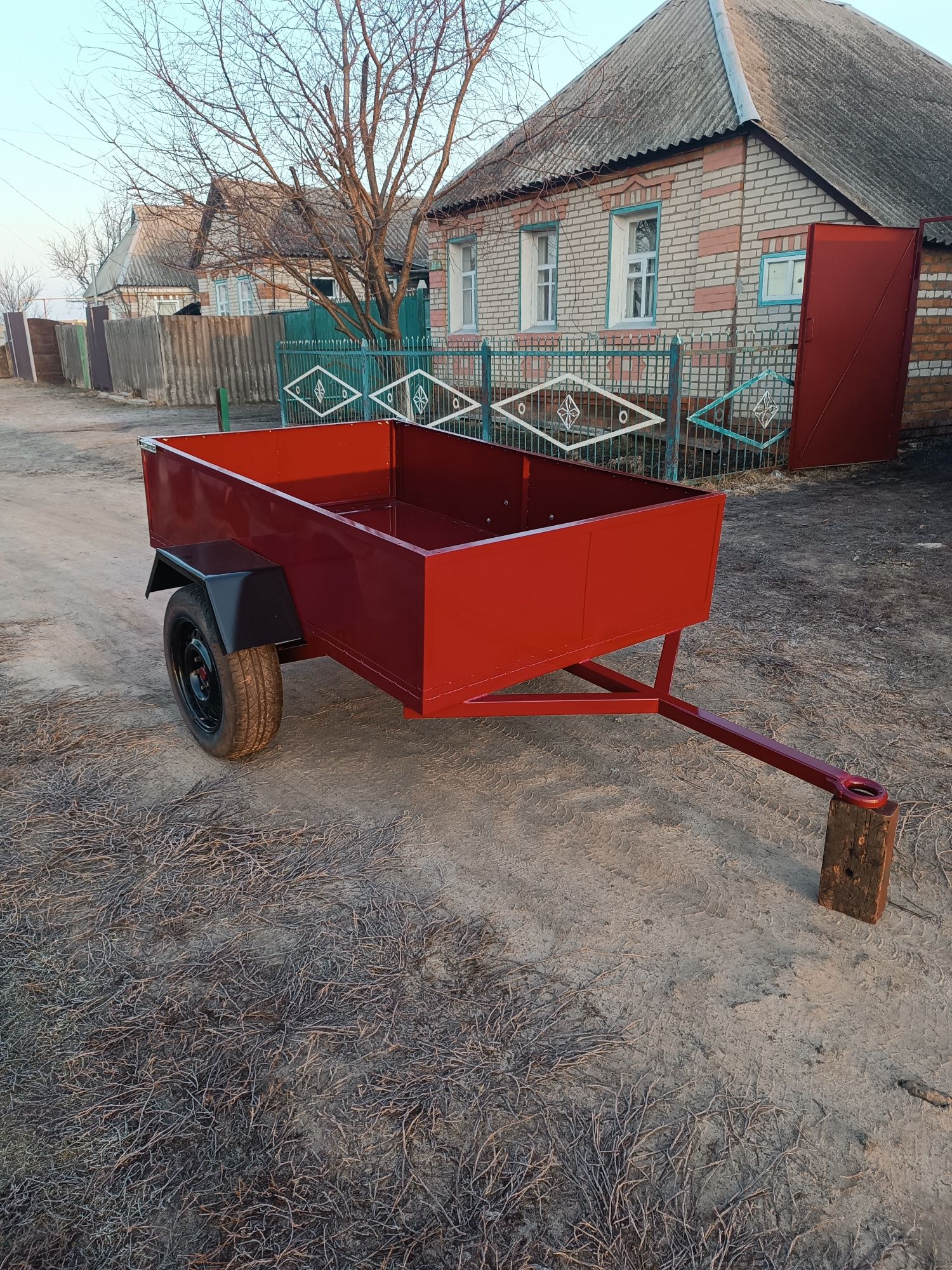 Продам прицеп новый