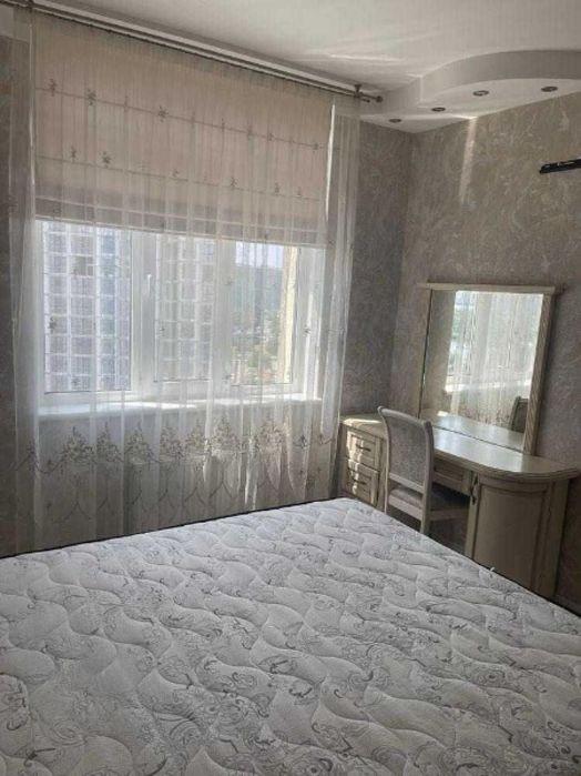 Простора та світла 3-кімнатна квартира 75 м² Урлівська 23-В