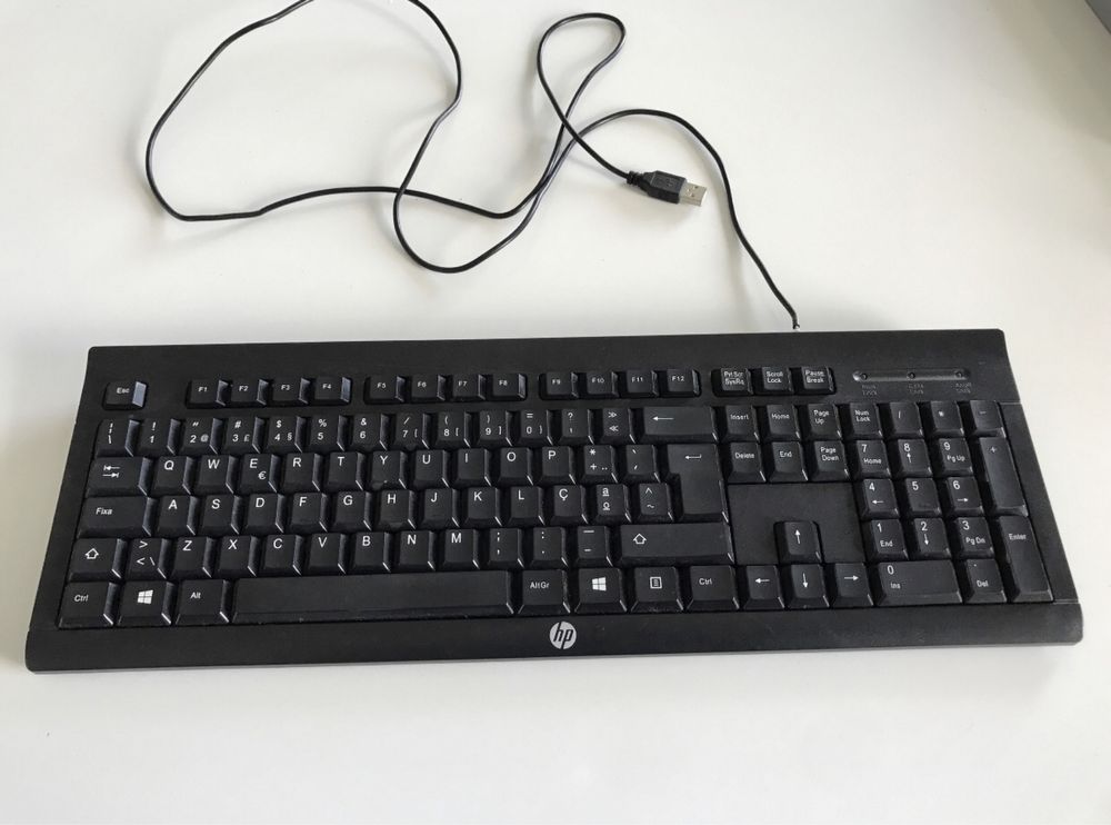 Teclado preto HP para PC com entrada USB