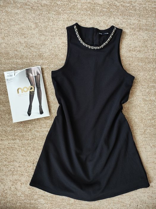 Nowa czarna sukienka z dekoracyjnym dekoltem Sinsay XXS/S