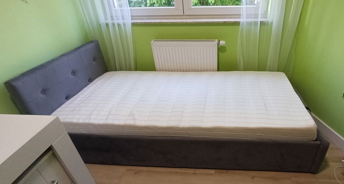 Łóżko tapicerowane szare otwierane 100x200 cm z materacem