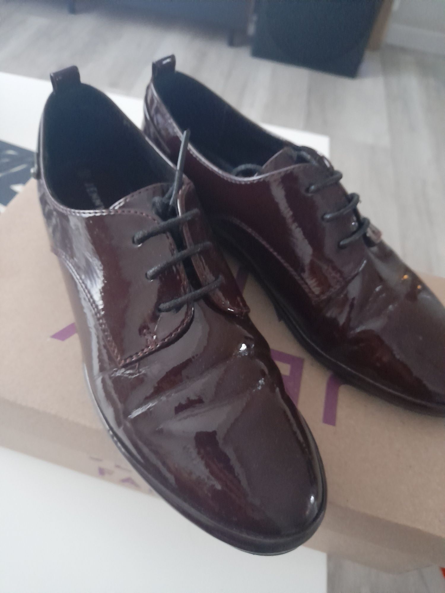 Buty dla dziewczynki