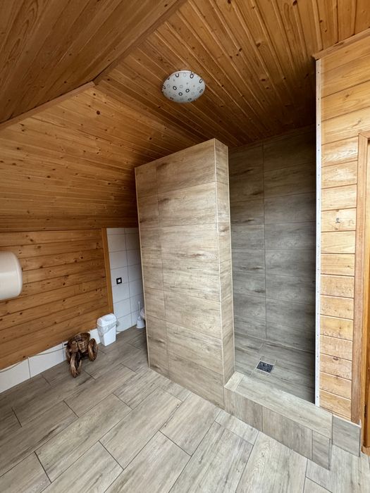 Відпочинок у Карпатах котеджі біля річки та лісу