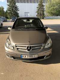 Mercedes-Benz B200