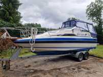 Łódź motorowa Bayliner 2455 spacerowa