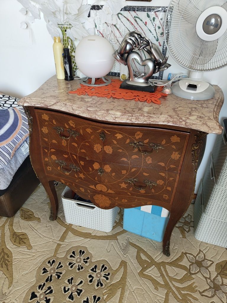 Móvel, vintage bem estimado.