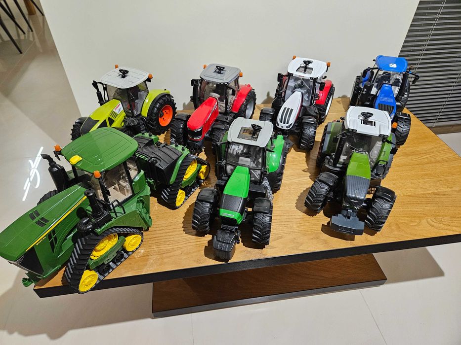 Zabawki BRUDER-Traktory-Kombajny-Maszyny-Przyczepy-Koparki