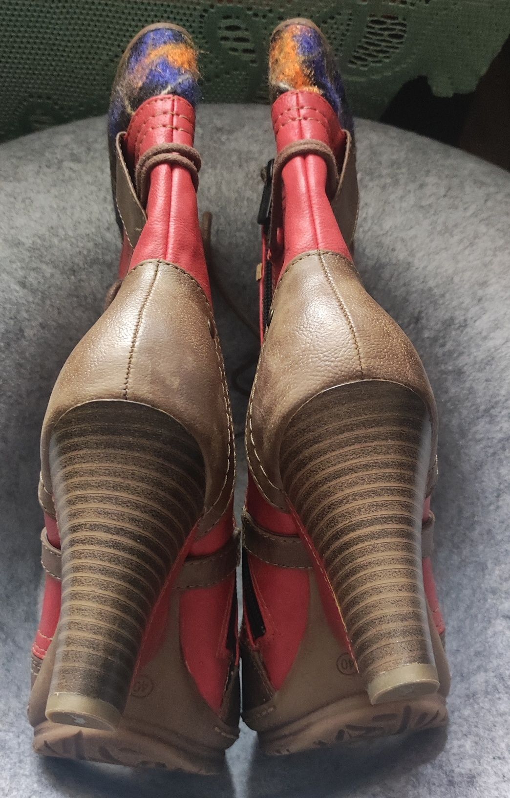 Buty Mustang , bardzo modne rozmiar  40 - 26 cm