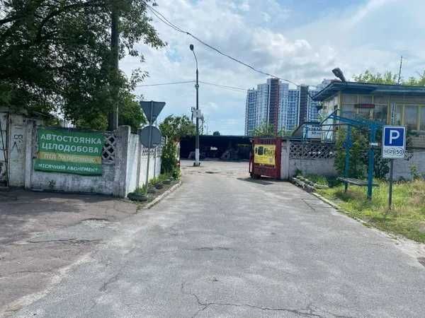 Здам паркомісце на вул. Березняківська, 17. Від власника