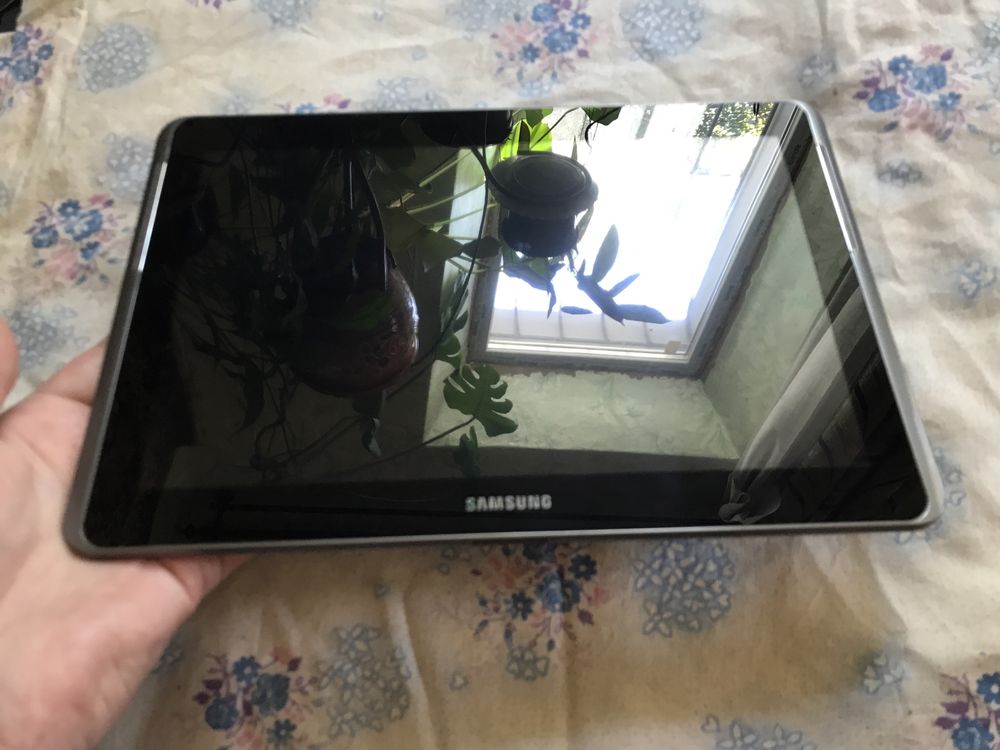 Для учебы планшет Samsung Galaxy Tab 2, 10 дюймов. Андроид 7.1