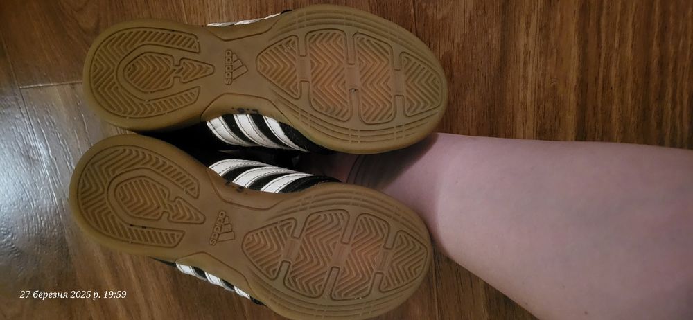 Футзалки кросівки adidas 30р
