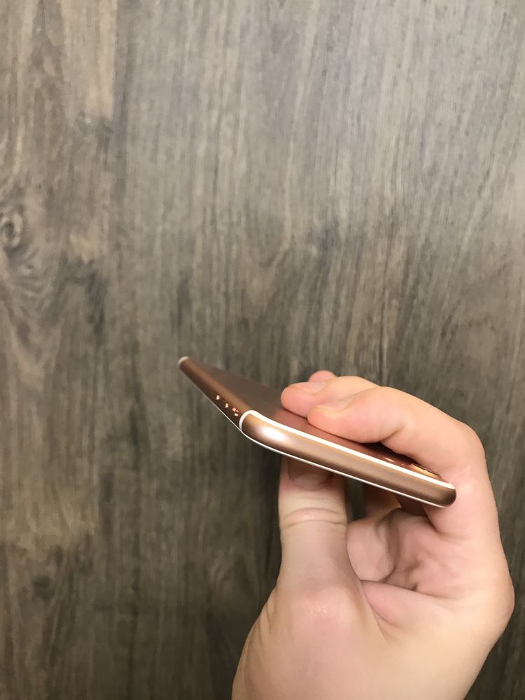 IPhone 7 32GB Rose Gold Neverlock Оригінал айфон 7 бу