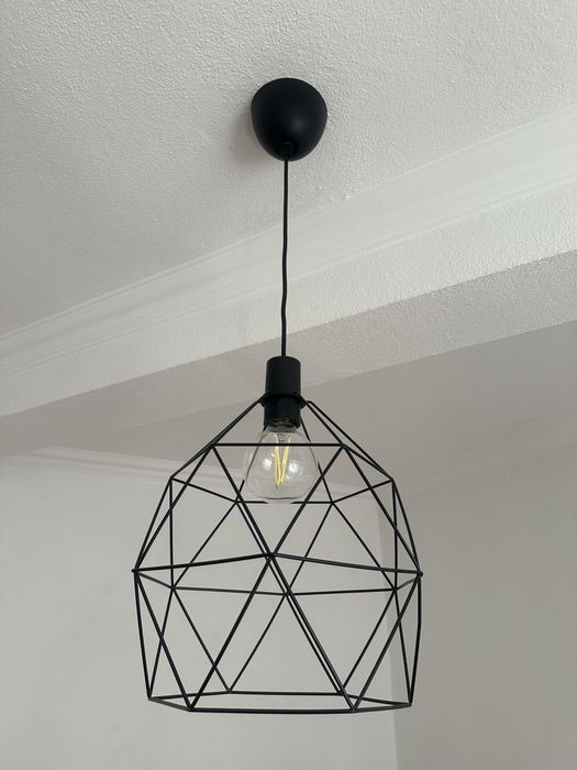 Cadeeiro de teto preto IKEA