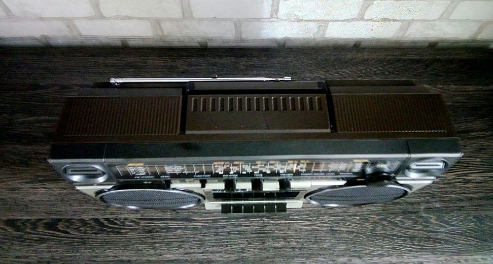 SHARP GF-6565 Stereo Radio Cassette Recorder