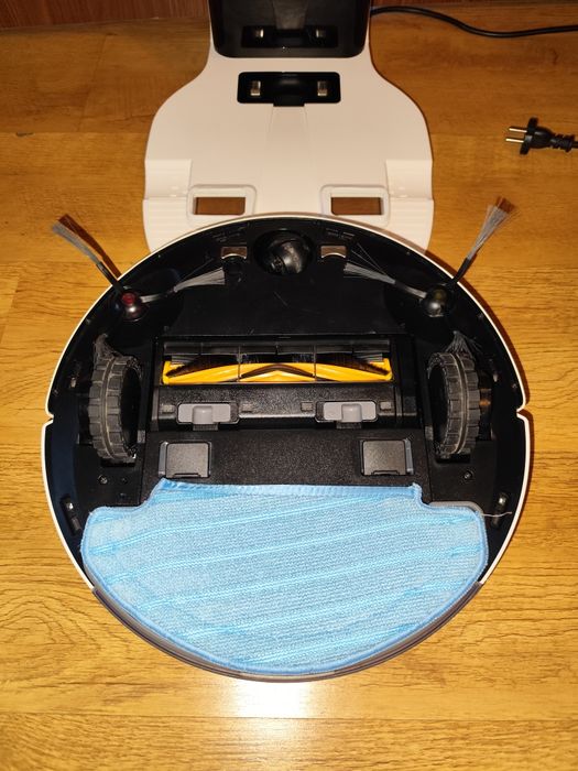 Robot sprzątający myjący Ecovacs Deebot N8+