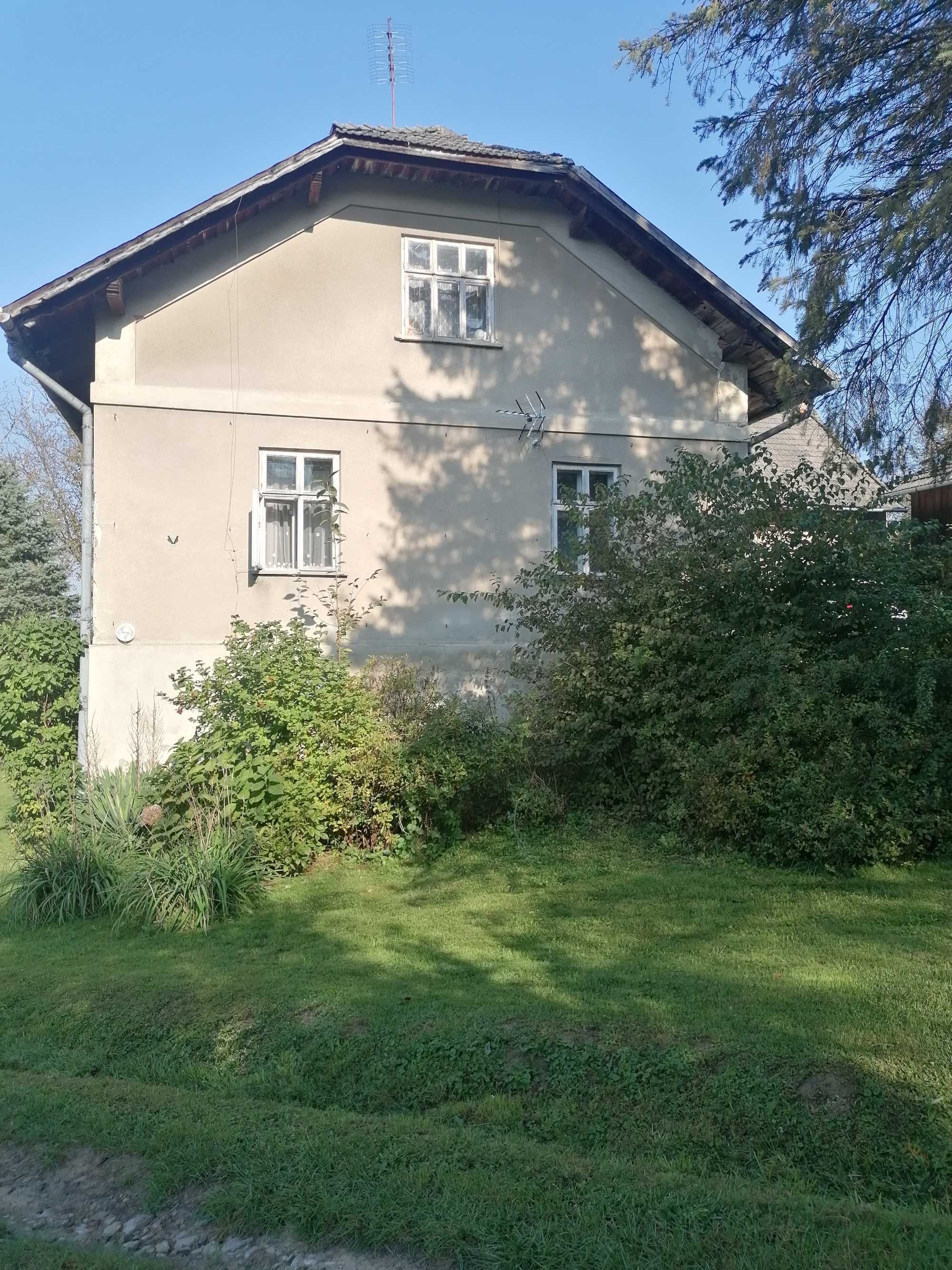 HANDZLÓWKA - Dom z zabudowaniami i działką widokową