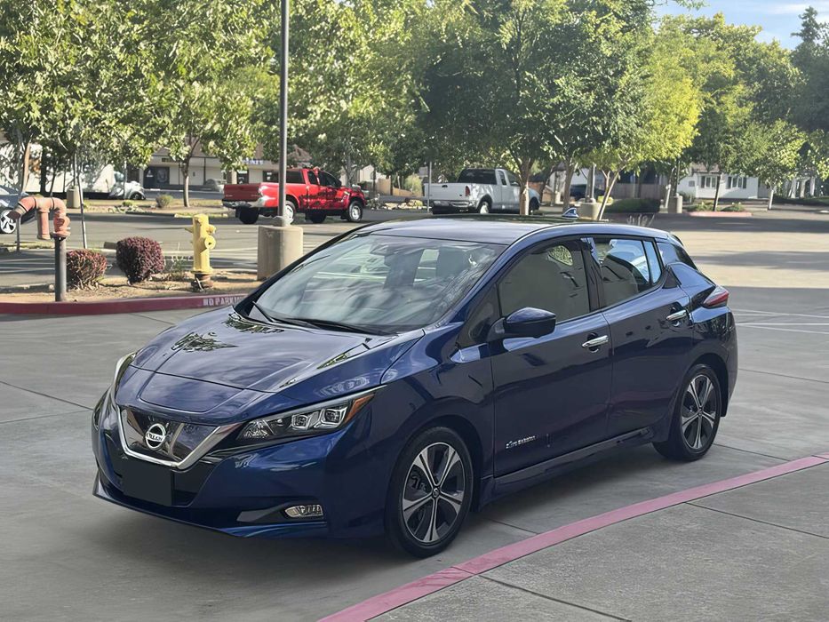Nissan LEAF      2018