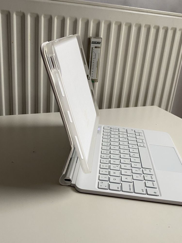 ESR Rebound 360° Magnetic Keyboard Case iPad Pro Air 11”