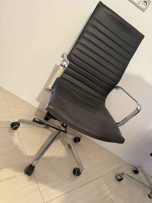 Fotel biurowy obrotowy