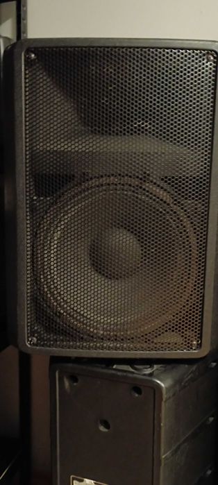 Kompletne nagłośnienie, power mikser MACKIE, kolumny, kable, stojaki