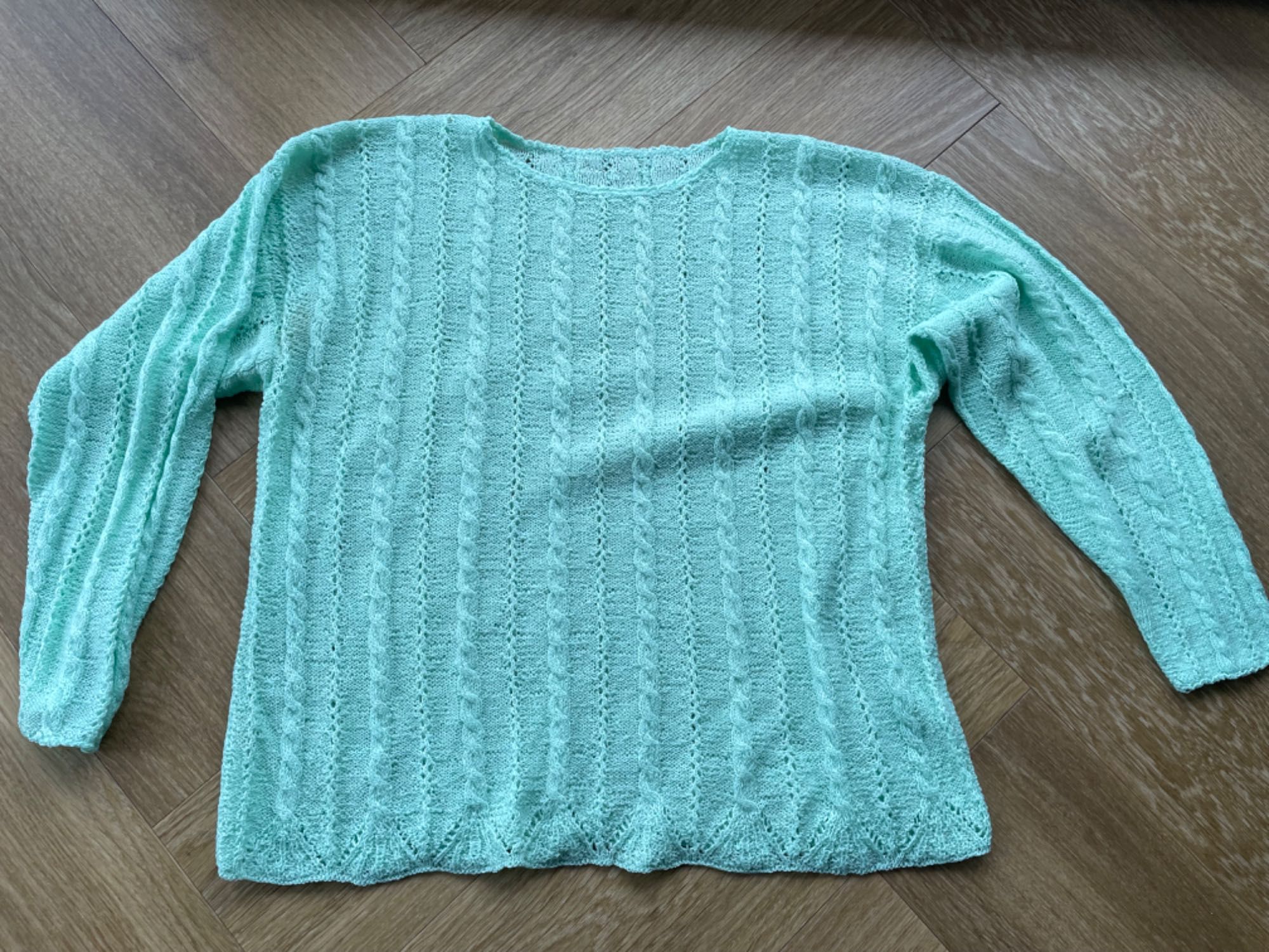 Sweter seledynowy M L hand made unikat niepowtarzalny