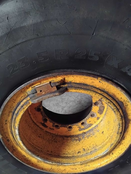 Opona do wozidła Rozmiar 23.5 R25 Bell