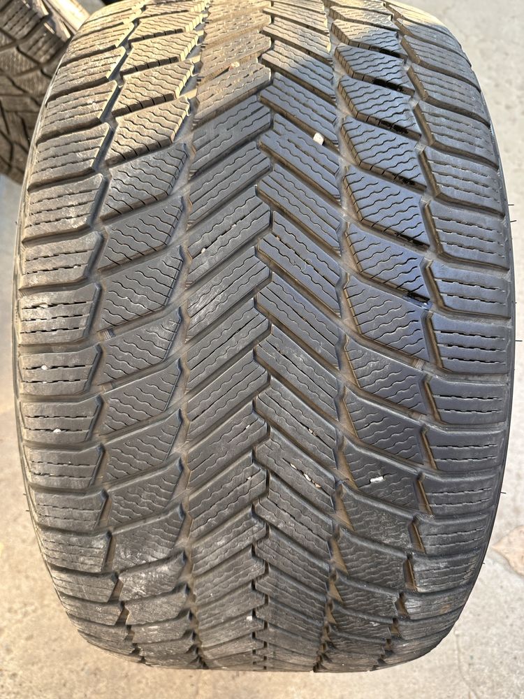 Резина комплект різноширокий зимній MICHELIN X-Ice Snow