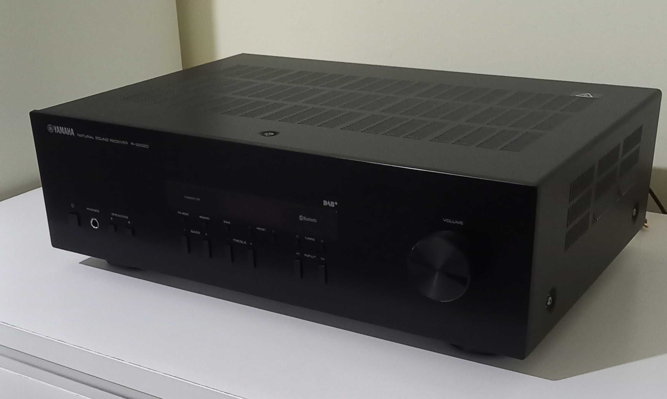 Receiver Yamaha R-S 202D  Novo